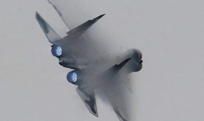 L’armée reçoit ses premiers chasseurs Su-30MKI(A)